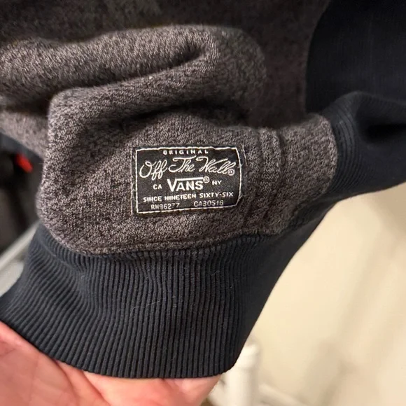 Vans Men's Charcoal/Black Zip-Up Hoodie. Size Large. - Picture 3 of 7